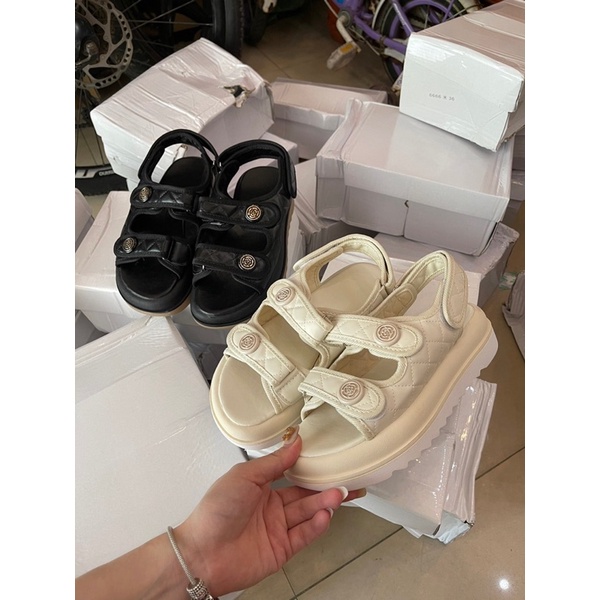 Sandal bánh mì xinh xắn