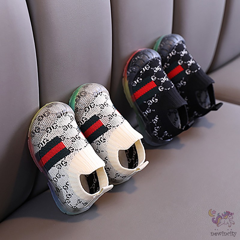 Giày thể thao dệt vải thiết kế cho trẻ em xinh xắn