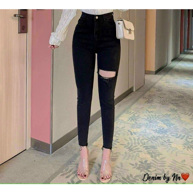 Quần jean đen muối tiêu rách đùi, gấu tua lai kiểu dành cho Bigsize, lưng cao, co dãn mạnh