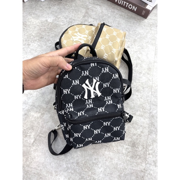 Balo Mini Có Đệm Lưới Thêu Logo Màu Đen/Kem