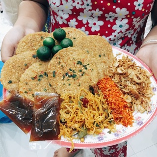Cơm cháy lắc khô gà