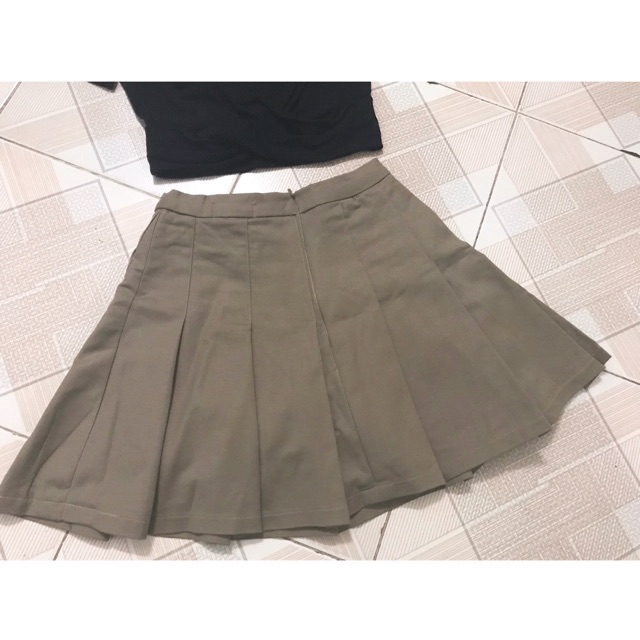 Chân váy dáng tennis