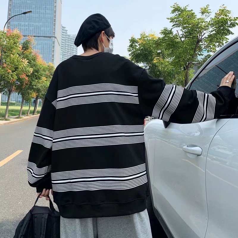 Áo thun tay dài dáng rộng họa tiết kẻ sọc màu sắc thời trang cho nam