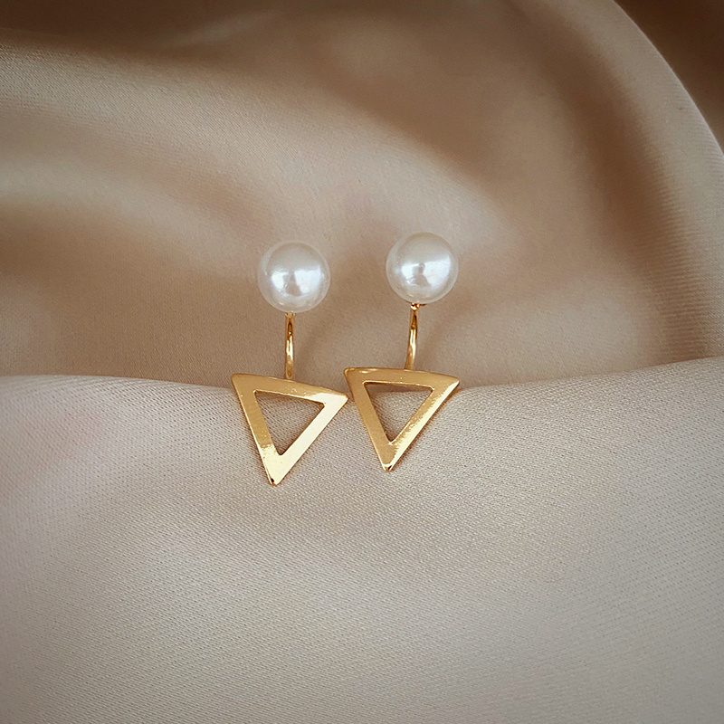 Khuyên Tai Nhiều Kiểu Dáng Độc Đáo Tùy Chọn