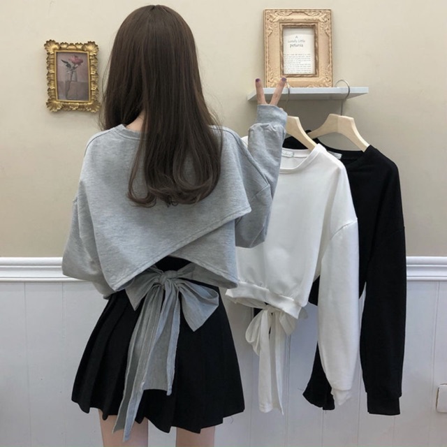 Áo phông hở lưng