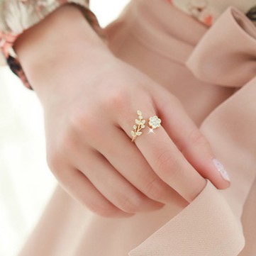 Nhẫn hoa đính đá kết hợp lá ô liu Freesize cho nữ dễ thương phong cách Hàn Quốc J607