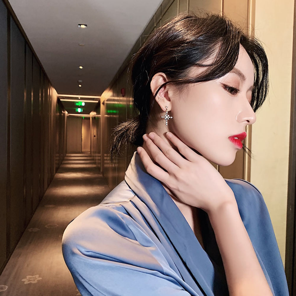 Bông Tai Nữ Đính Đá Phong Cách Tối Giản