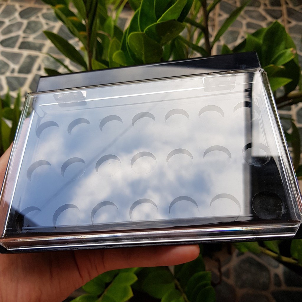 Bảng màu rỗng có nắp đậy 21 ô The Rucy