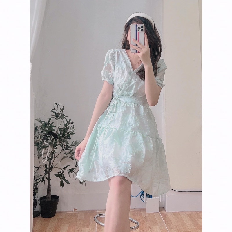 Đầm Váy Cổ Chữ V Tay Bồng Vải Hoa Nổi Thắt Eo 2 Lớp Dày Dặn Kozoda D38