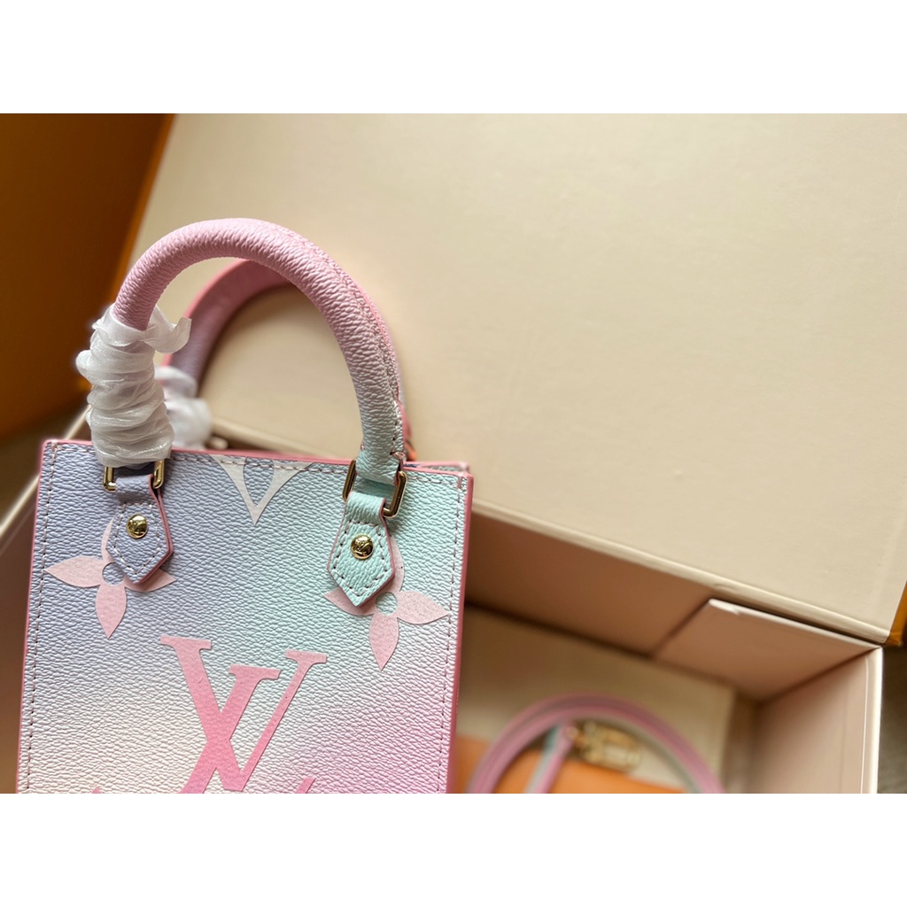 Túi xách nữ cầm tay với màu sắc ombre xanh hồng độc lạ, da thật cao cấp 𝑳𝒐𝒖𝒊𝒔 𝑽𝒖𝒊𝒕𝒕𝒐𝒏 LV
