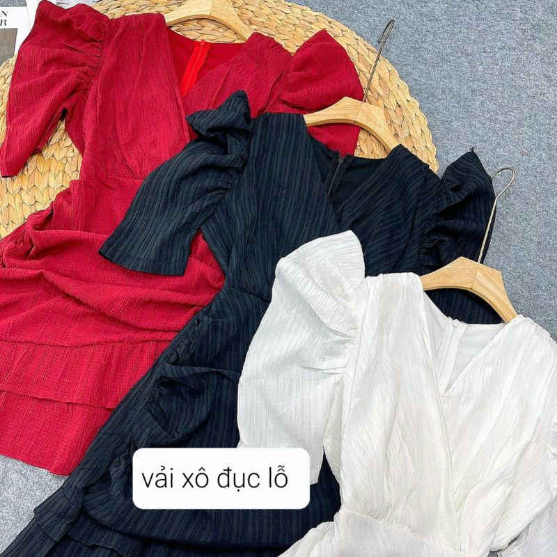 Đầm cổ tim tay phồng đắp chéo.