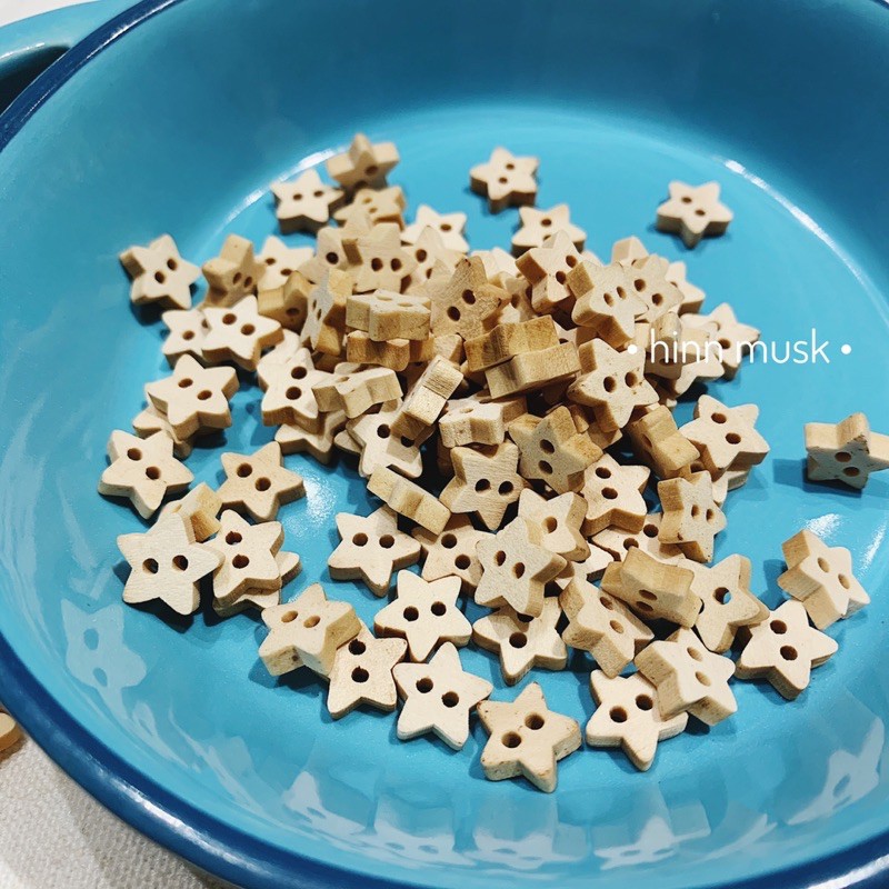 Khuy gỗ hình ngôi sao