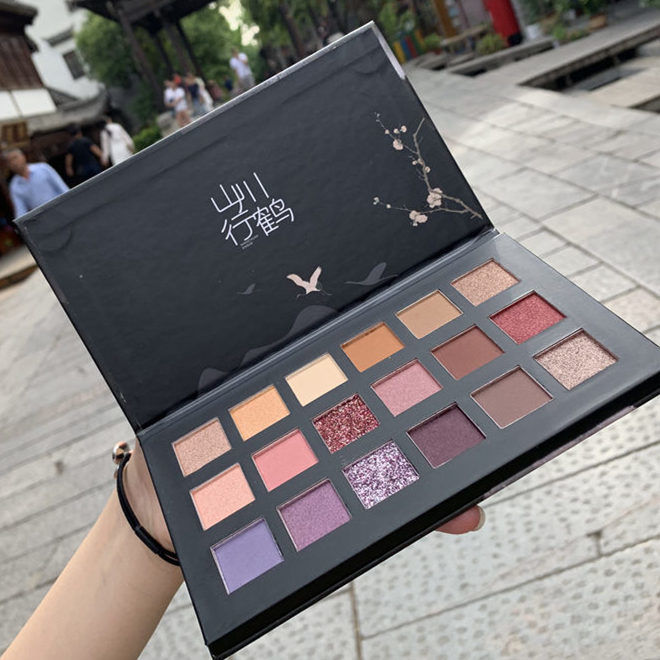 Eye shadow table Rouge The Forbidden City Eye Shadow Plate18Color Matte Shimmer Waterproof Sweat-Proof Student Cosmetic Case Beginners Internet Celebrity Same Eye Makeup