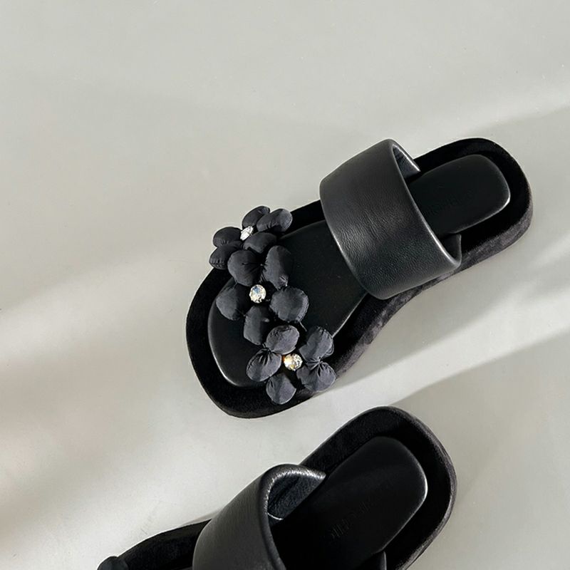 Dép đế bằng quai ngang hoa xinh xắn