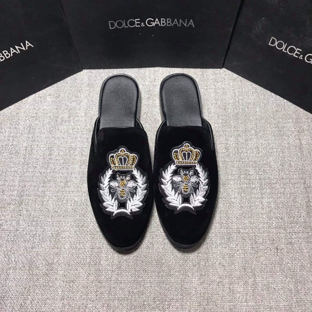 Sục thêu ong trắngg