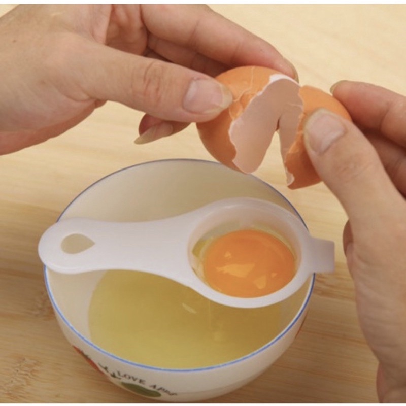 Dụng cụ tách lòng đỏ trứng gà