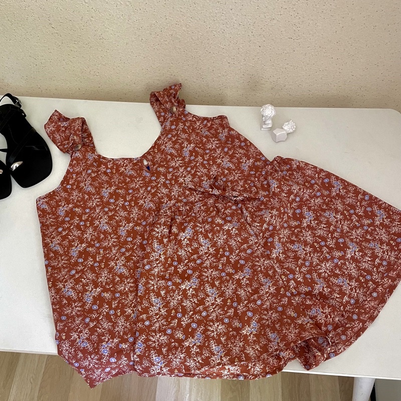 Pizama hai dây vải Silk nhung Comic