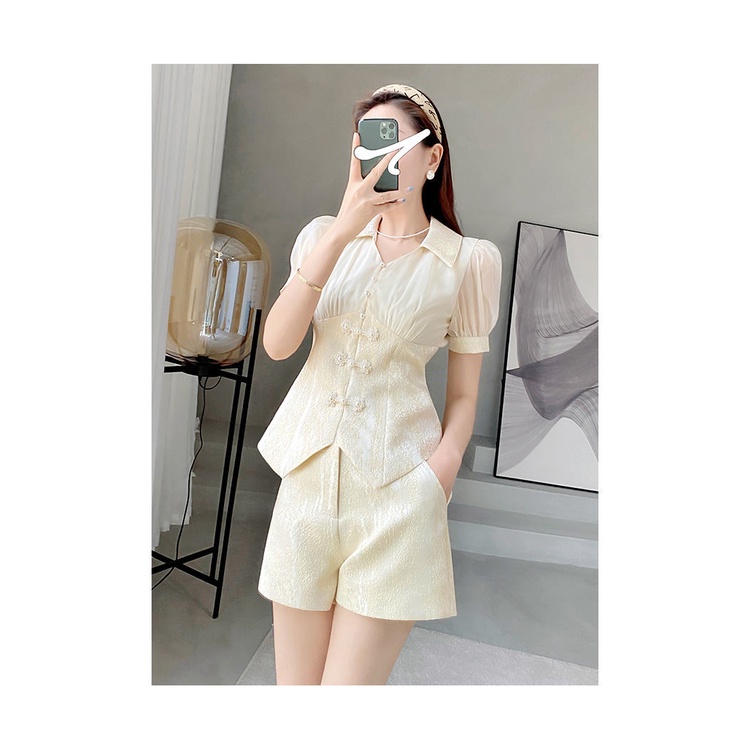 Bộ áo và quần short in hình hoa sang trọng khí chất dành cho nữ