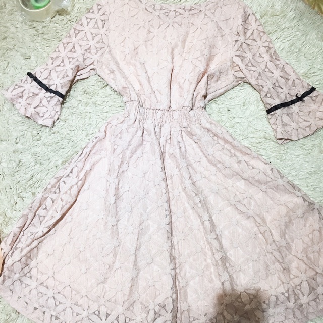 Váy ren tiểu thư