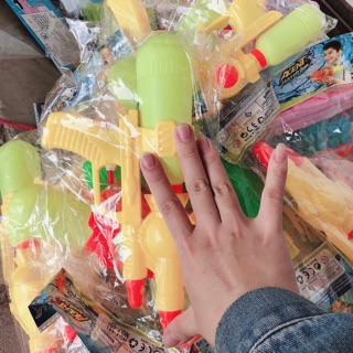 Súng nước đủ kích cỡ