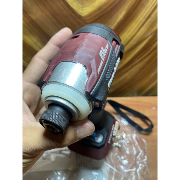 Máy vặn vít makita td172  body
