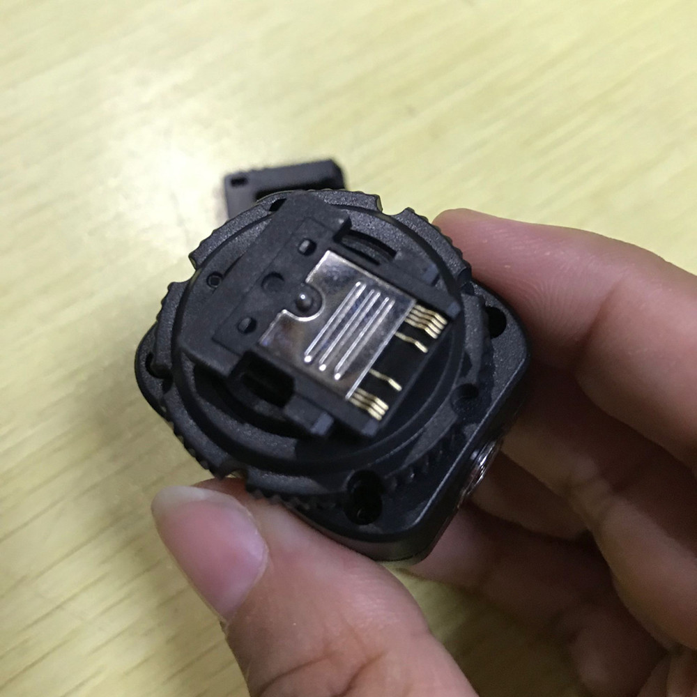 Ngàm Gắn Đèn Flash TF-334 on S0NY MI Camera A7C A7R A6600