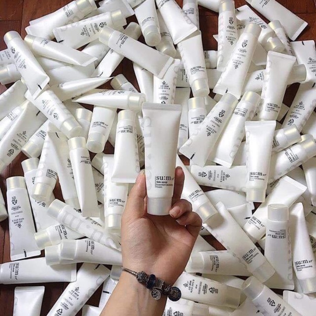 Sữa rửa mặt SUM trắng da 40ml