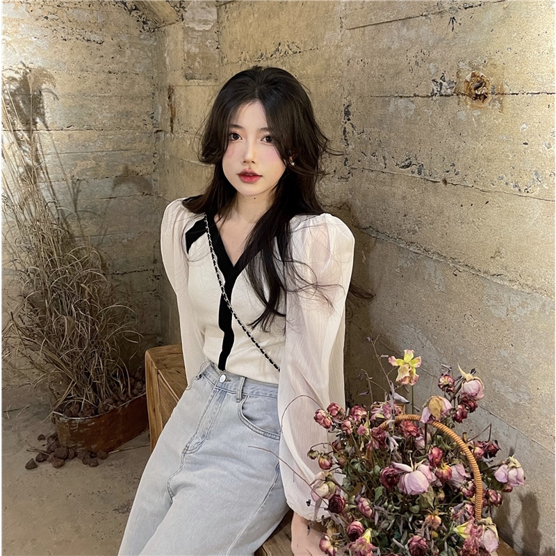 【ZHELIHANGFEI】Áo Chiffon Dệt Kim Tay Phồng Cổ Chữ V Hở Xương Quai Xanh Sang Trọng