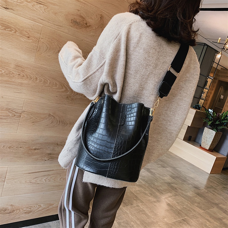 Women Fashion Crocodile Shoulder Bucket Large Capacity Crossbody Bag