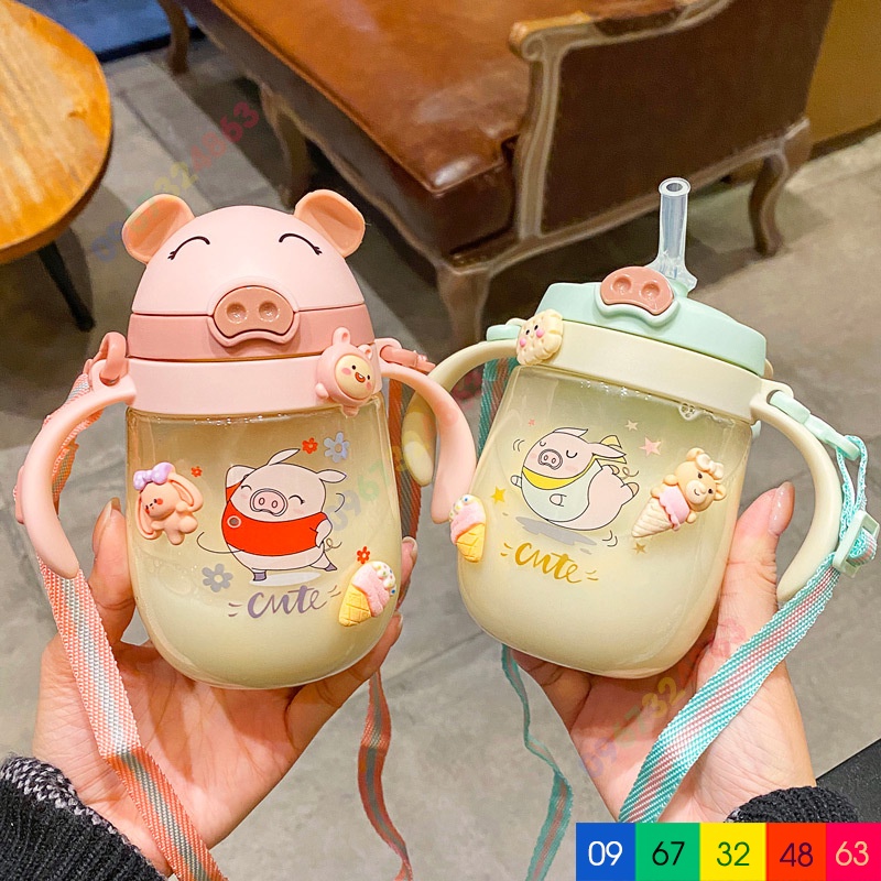 Bình uống nước HÌNH LỢN 415ml có CHỐNG SẶC, kèm DÂY ĐEO, uống sữa, chịu nhiệt tốt, có tay cầm tiện lợi cho bé tập uống