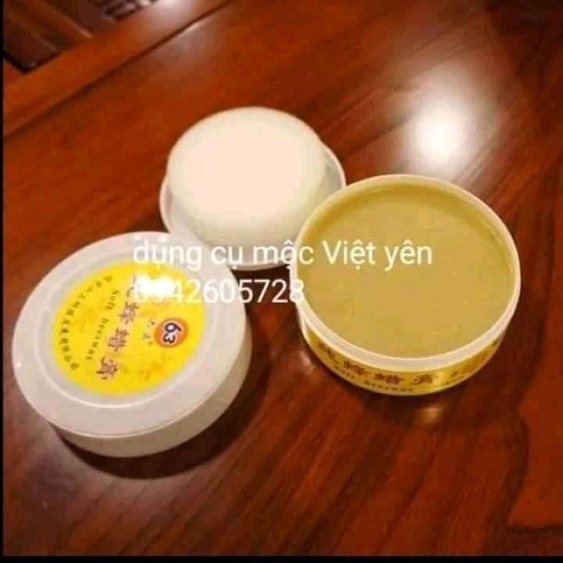 Sáp ong đánh bóng gỗ