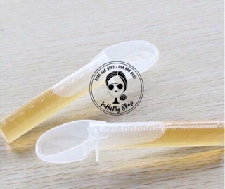 Thìa uống thuốc cho bé