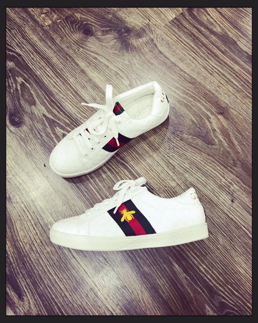 Giày thể thao vân hoạ tiết thêu ong | BigBuy360 - bigbuy360.vn