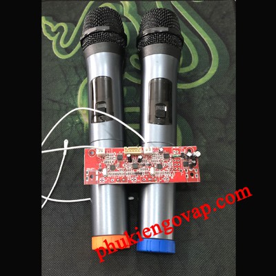 Micro không dây có bo mạch thu sóng 02 micro UHF (thay thế micro lỗi)