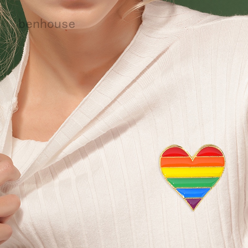 Ghim cài áo hình trái tim họa tiết sọc cầu vồng bằng kim loại