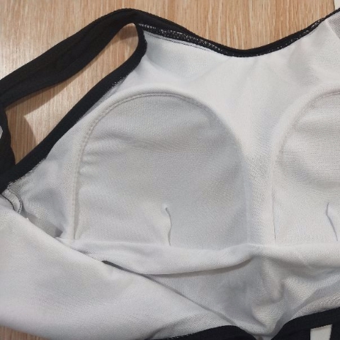 Bộ bikini liền váy trắng viền đen cho cả bé và mẹ | BigBuy360 - bigbuy360.vn