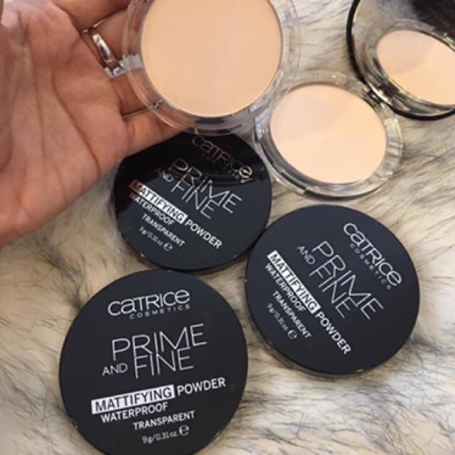 Phấn phủ Catrice Prime And Fine Mattifying Powder Waterproof