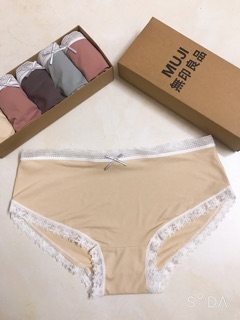 Quần su đúc viền ren