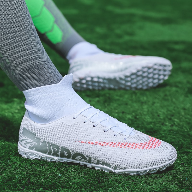 Giày đá bóng Futsal TF CR7 Mercurial FG cổ cao màu đen trắng phù hợp để đi trên sân cỏ nhân tạo