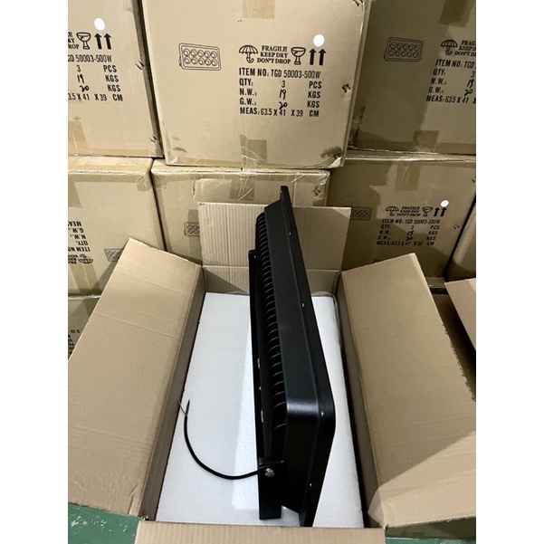 Đèn pha led 500W chuyên công trình ngoài trời, sân vận động, tàu thuyền đi biển chống nước tiêu chuẩn IP67 hàng đủ watt