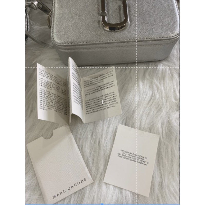 Có sẵn - Marc Jacobs túi Snapshot cực hot trend màu bạc cực xinh yêu dễ phối đồ
