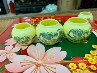 Cóng sứ chào mào , choè