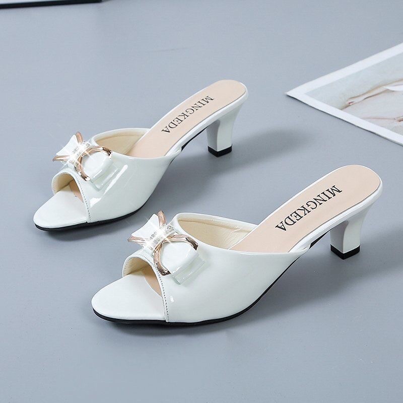 Màu đen có sẵn đủ size mGuốc big siz35 -42 hàng Quảng Châu