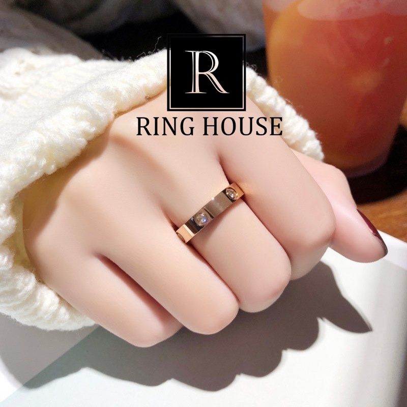 R2 Nhẫn Titan Cặp Đôi Nam Nữ Khắc Tên Theo Yêu Cầu Không Đen Gỉ Carti Đính 6 Ngọc Vàng Gold Ring House