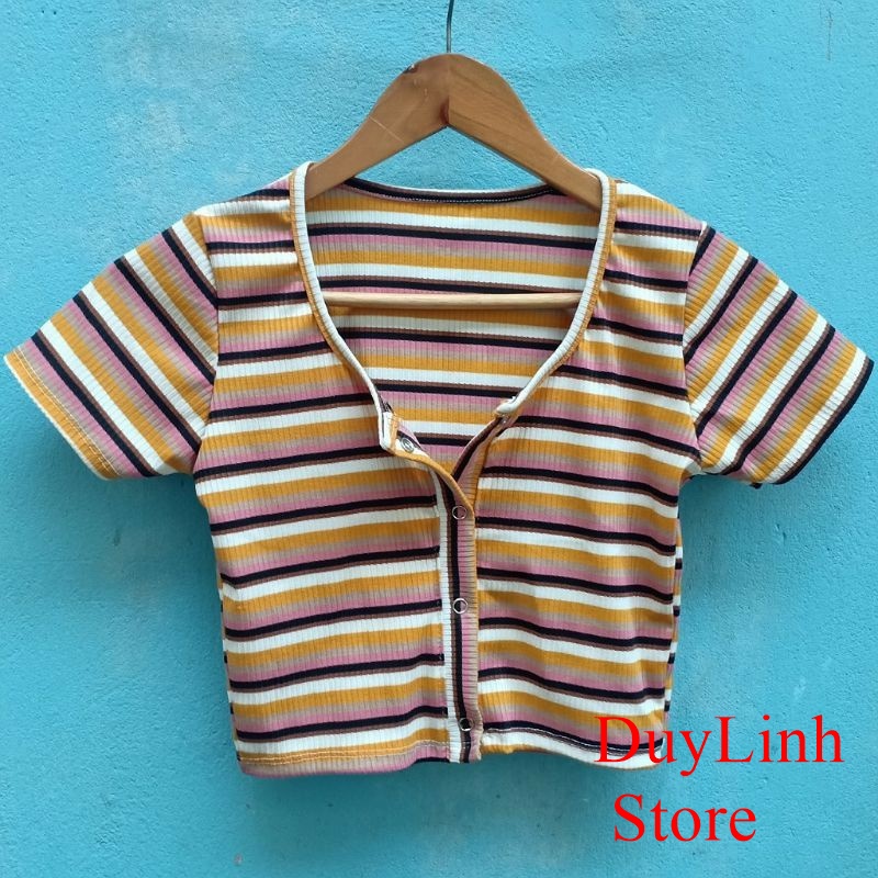 Áo croptop nhiều nút sọc cầu vồng