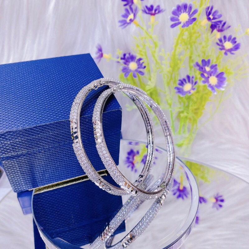 Vòng tay khoá cài xen kẽ xoàn khắc máy giá 1 chiếc V882