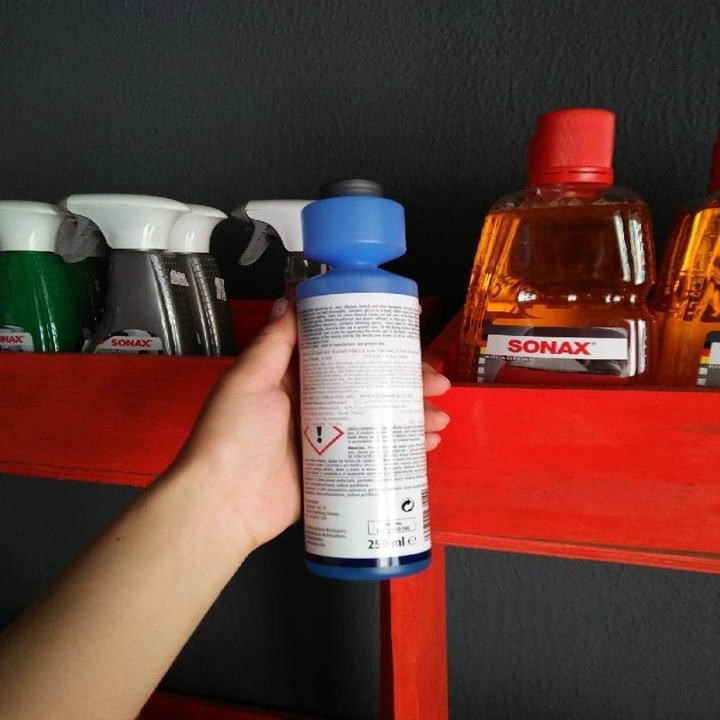 Dung dịch làm sạch và làm trong kính thương hiệu Đức - Sonax 271141 Dung tích 250ml