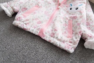 Áo khoác bé gái (hoa tiết hoa thỏ ngọc)