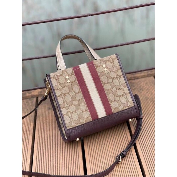 TÚI COACH DEMPSEY TOTE 22 C8406