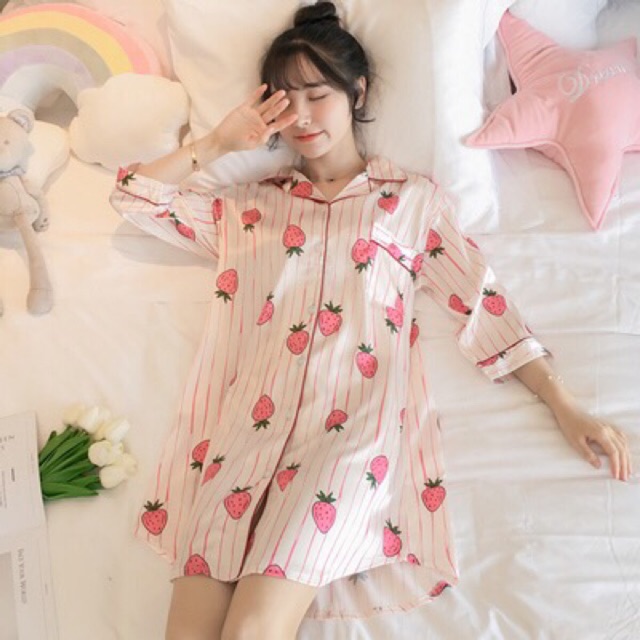 Váy ngủ lụa hình quả dâu( ảnh thật+có sẵn)